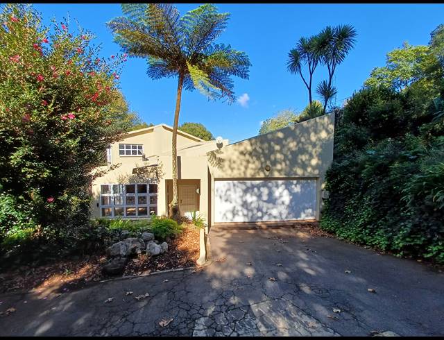 5 BEDROOM HOUSE FOR SALE IN WORLDS VIEW